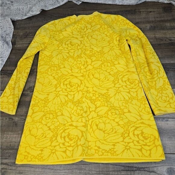 Isaac Mizrahi Live! Cardigan in a cheerful sunshine yellow floral spring small-m - Picture 11 of 12